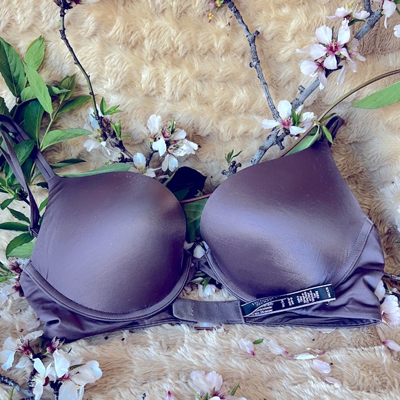 Victoria’s Secret Classic Push-Up Bra | 34C, Neutral | Excellent Condition 😍 - Picture 1 of 6